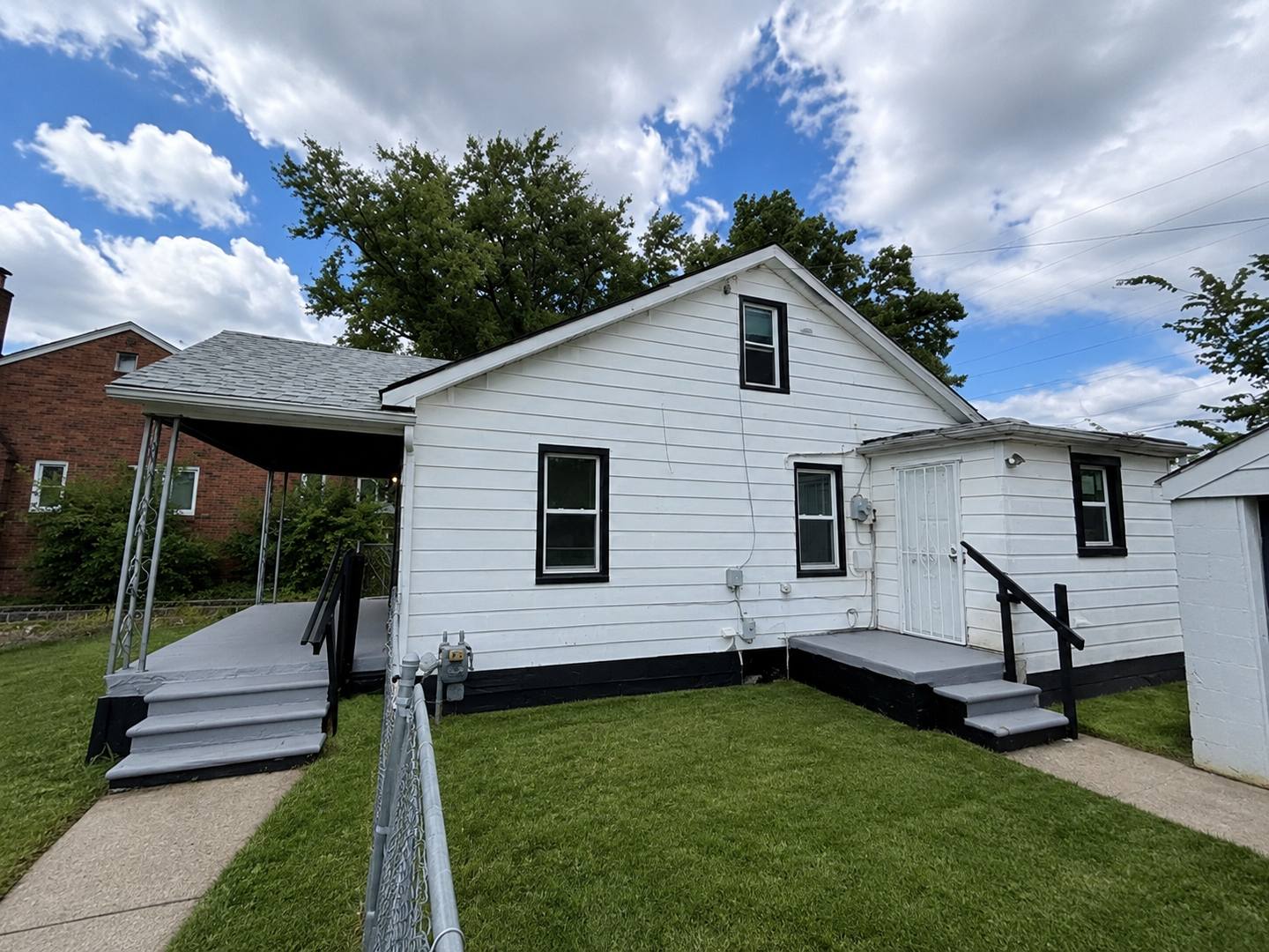Section 8 Ready Completely Renovated 2 Bedroom Home For Lease – photo 3