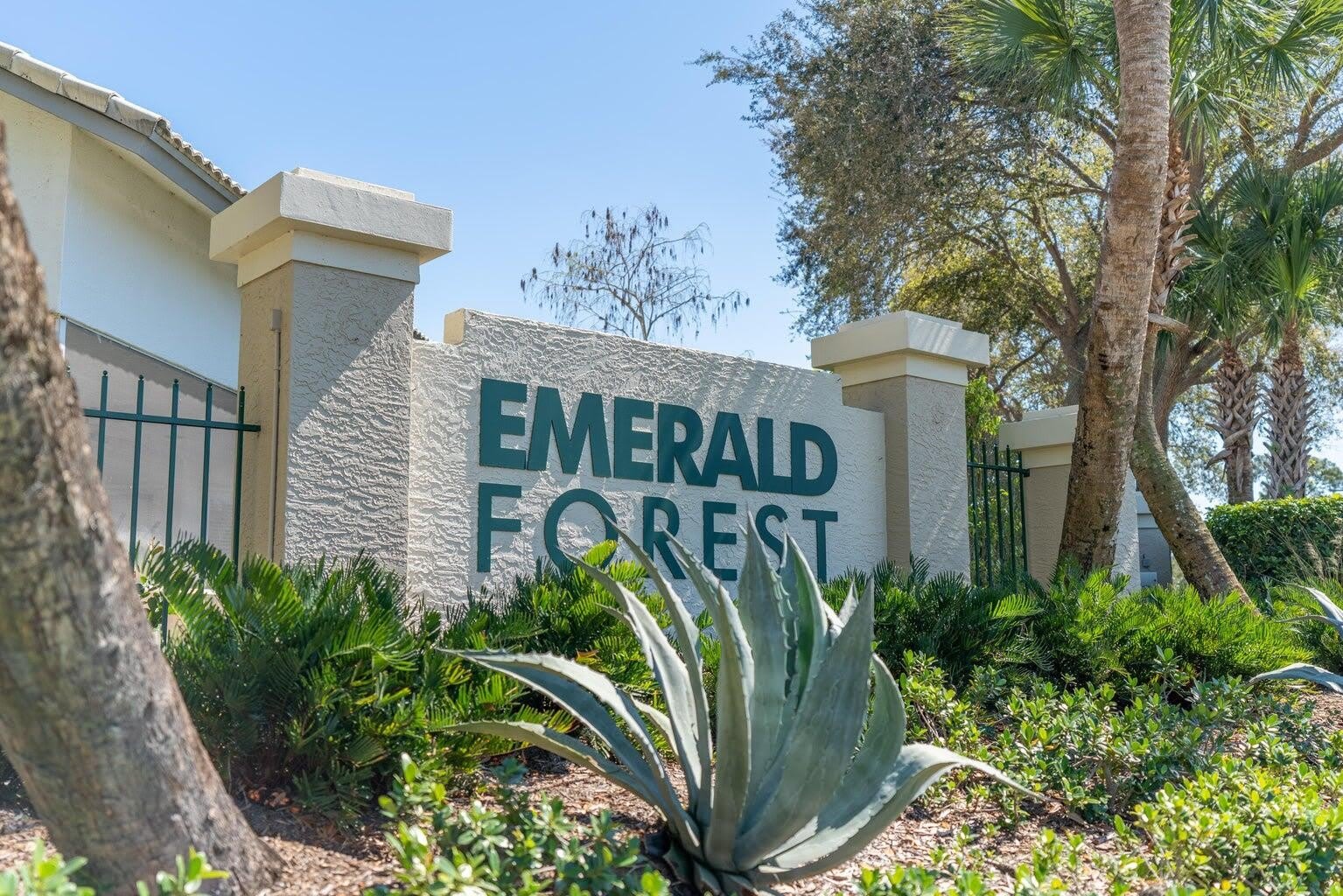 1051 Aviary Road – photo 2