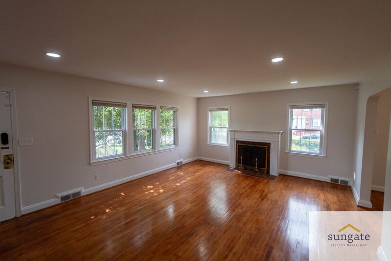 1907 Glen Ridge Rd – photo 2