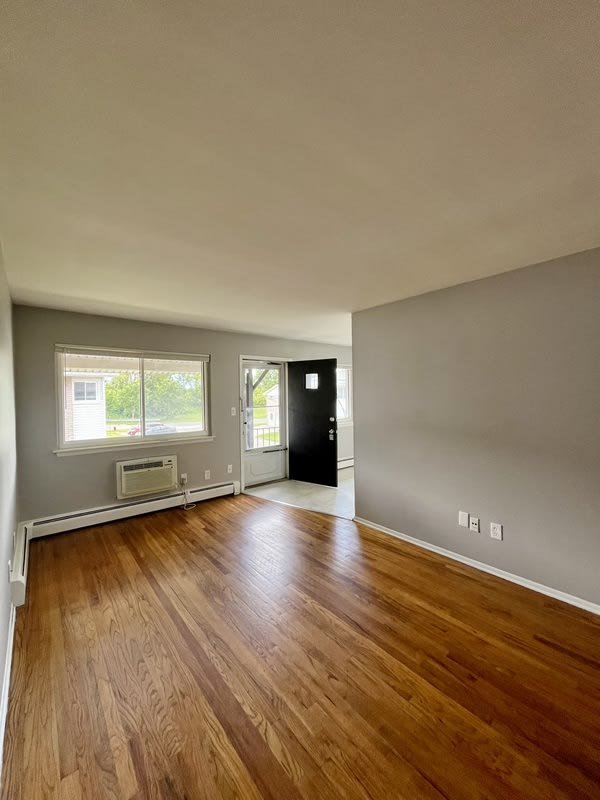 580 Harrison Boulevard – photo 3