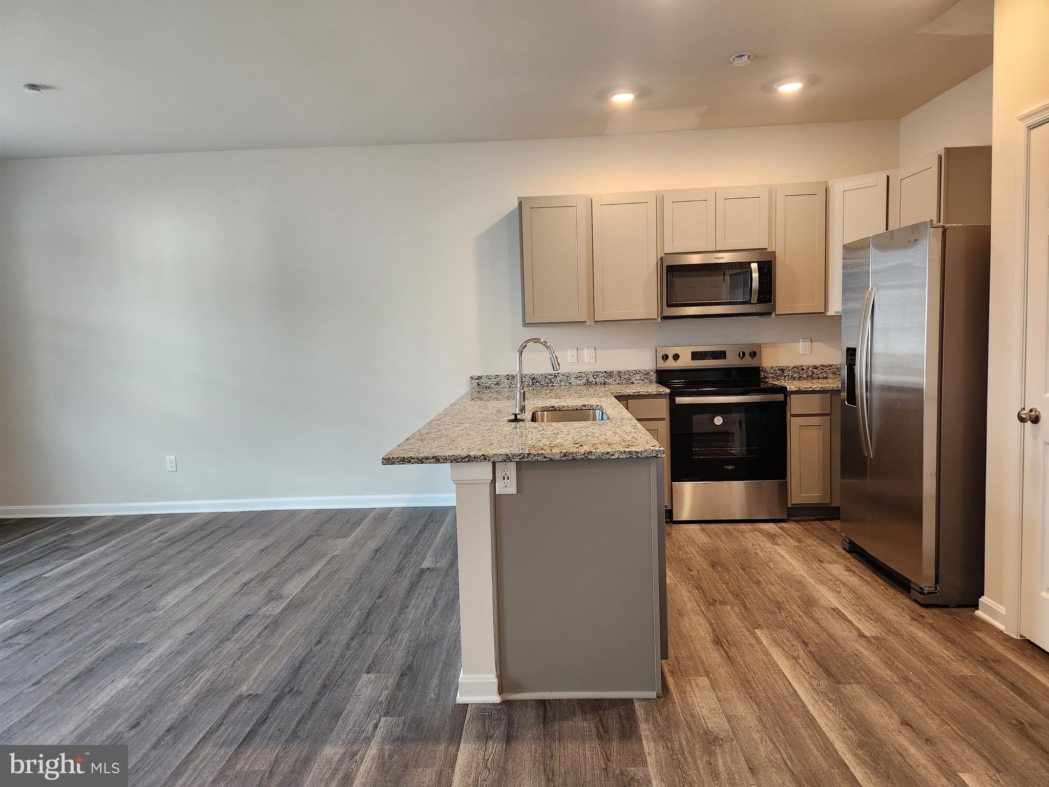 186 CATERPILLAR Drive – photo 3
