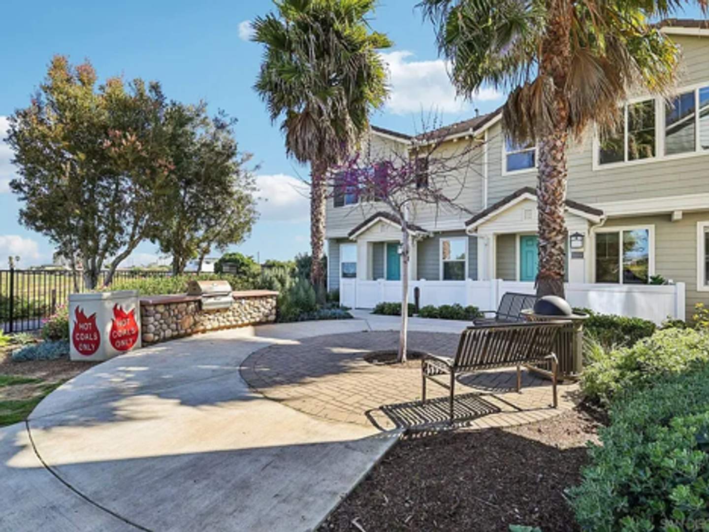 3 Bedroom 2 1/2 bath with Garage – photo 2