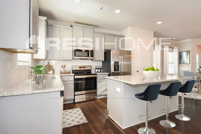 1021 Tranquil Gardens Place – photo 3