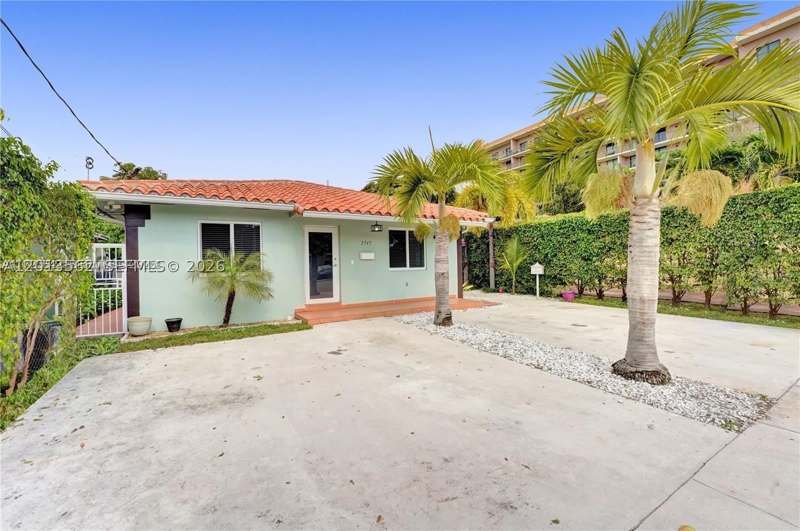 2747 SW 17th St – photo 1