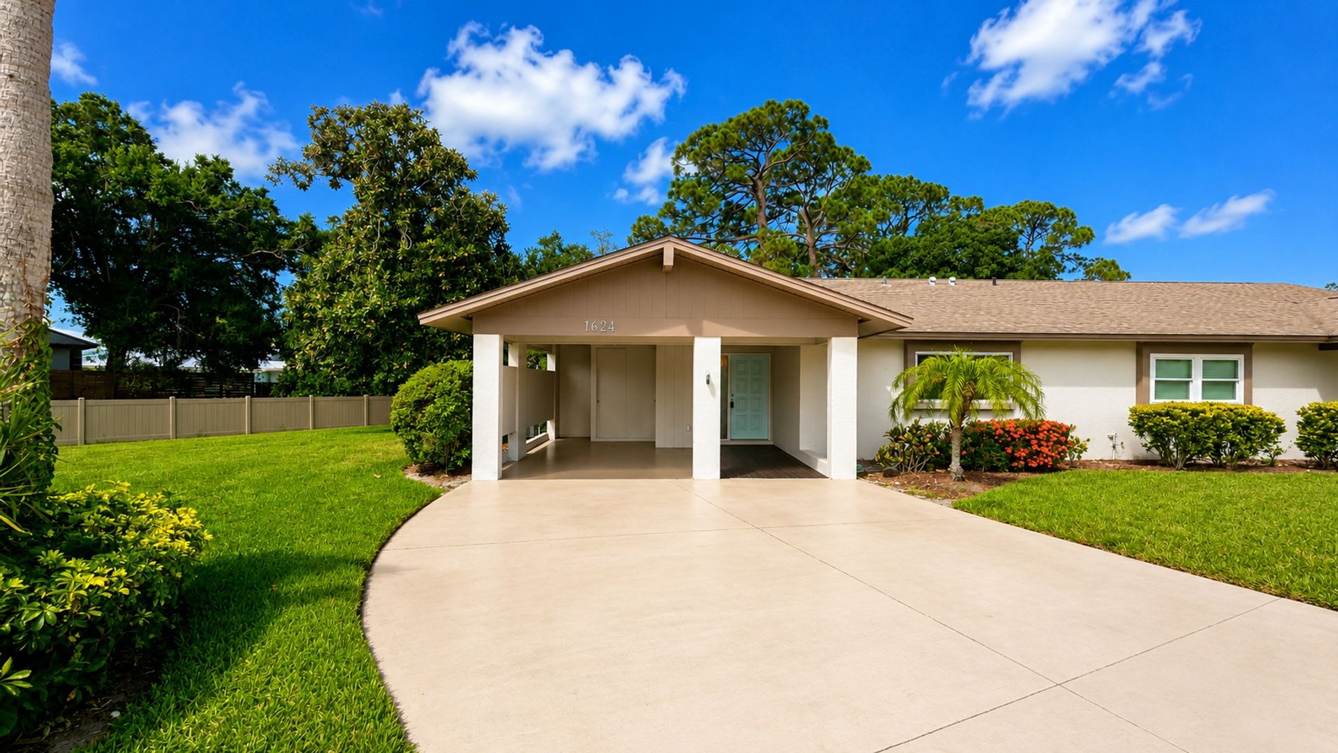 Annual unfurnished **55+** 2/2 villa downtown Sarasota – photo 2