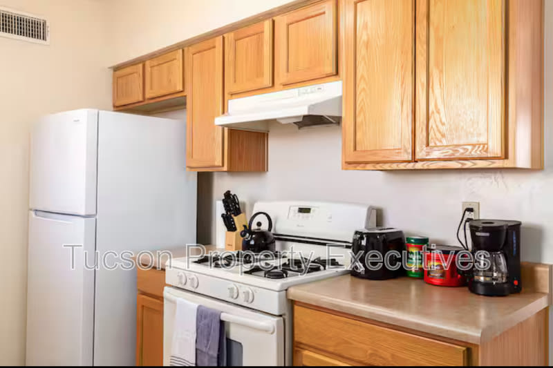 1223 North Belvedere Avenue – photo 4