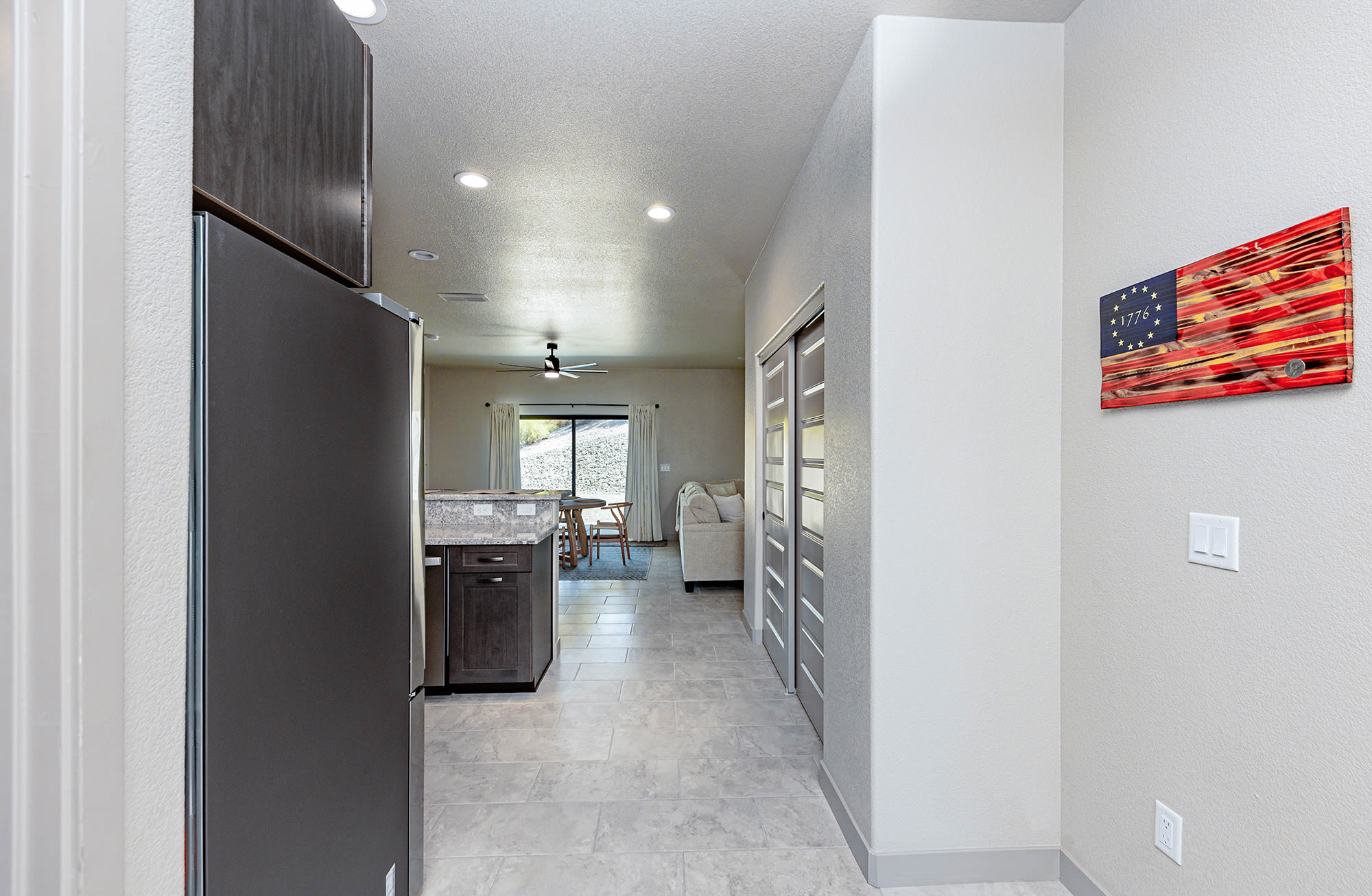 3650 Parkview Dr – photo 2