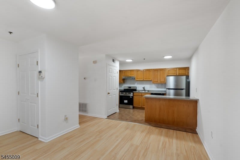 49 Seabury St – photo 2