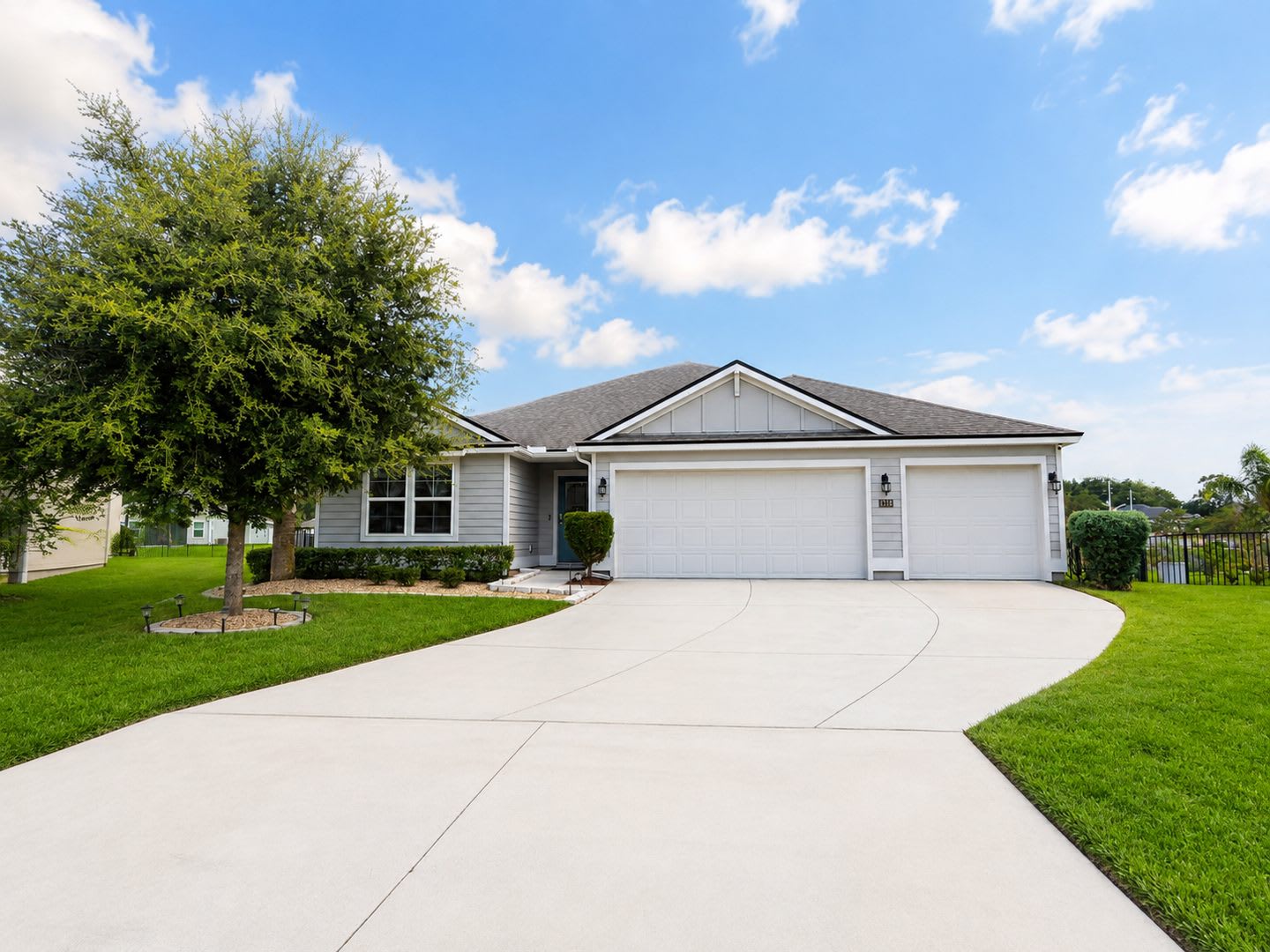 4 bedrooms, 3 bathrooms, and a 3-car garage, Fenced – photo 1