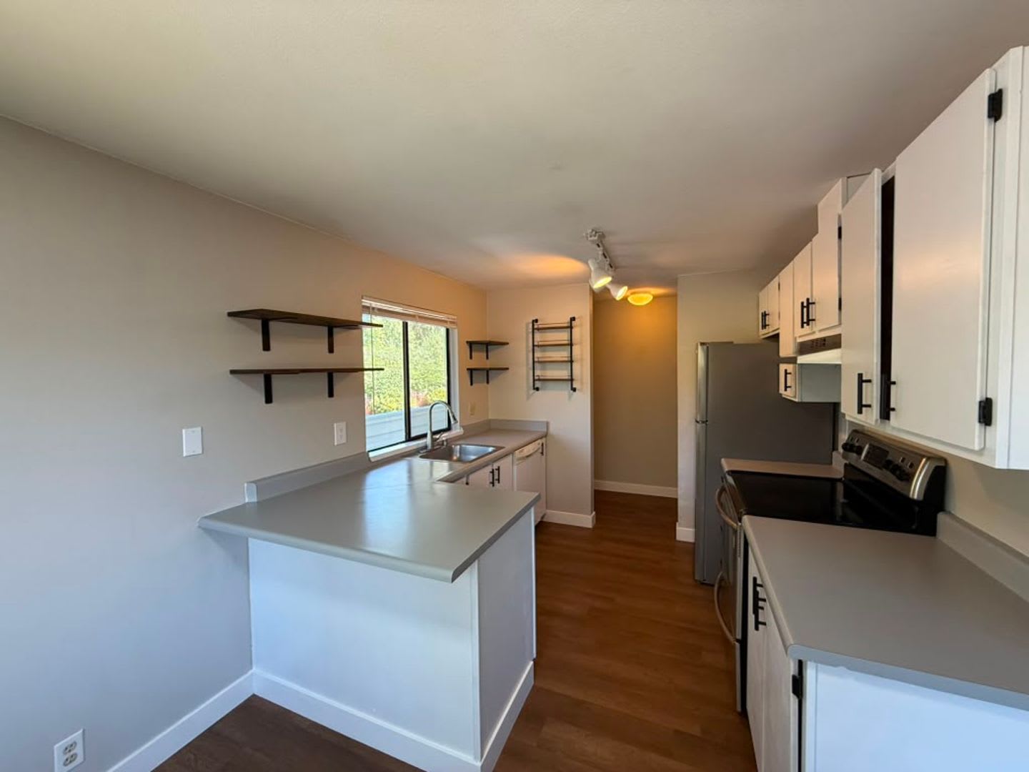 Updated 2BR Condo in Prime Bothell Location – photo 5