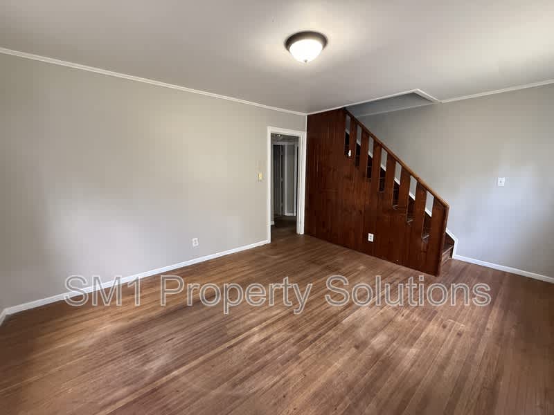 1036 Nancy Lane Southeast – photo 3