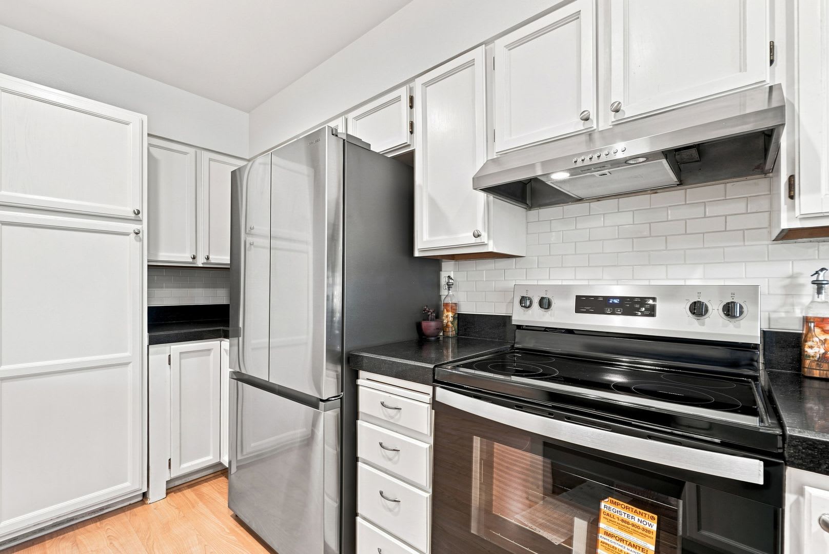 Beautiful Spacious 2-bedroom 2-Bath Townhome in Pleasant Hill! – photo 2