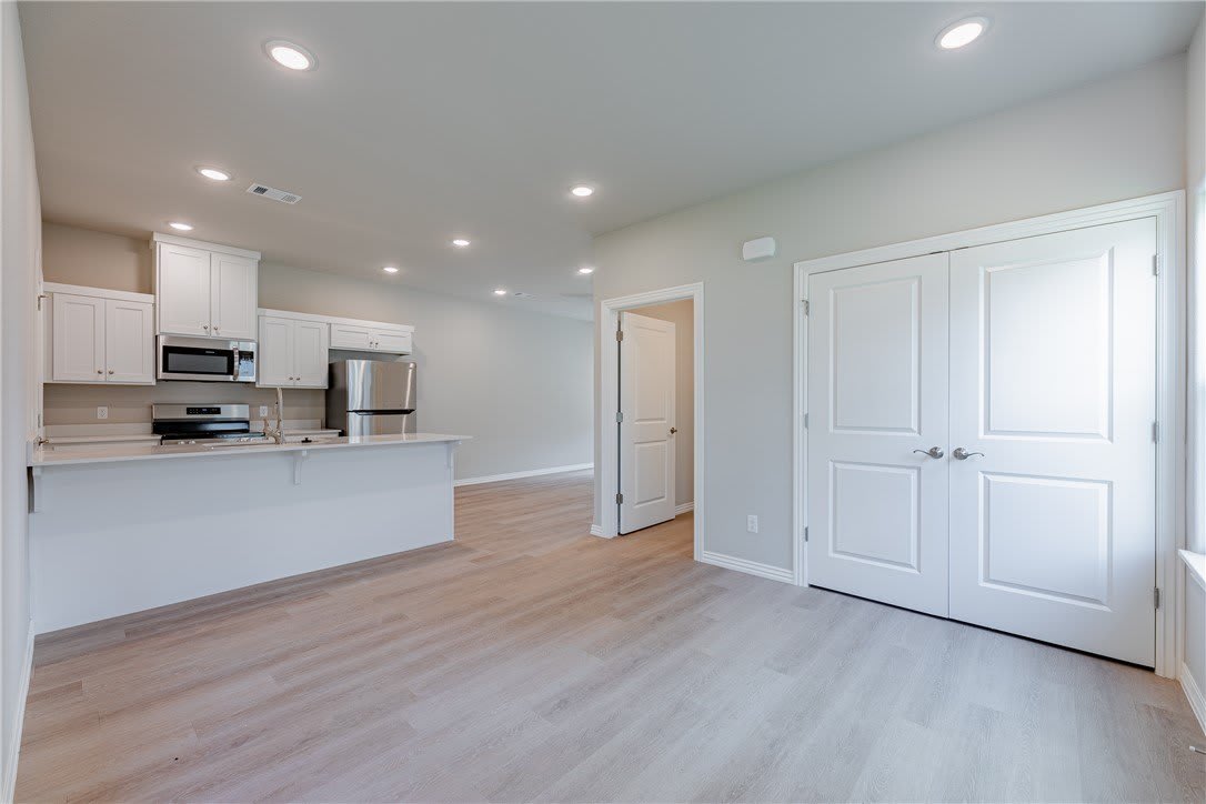1607 SW Casuarina Drive – photo 3