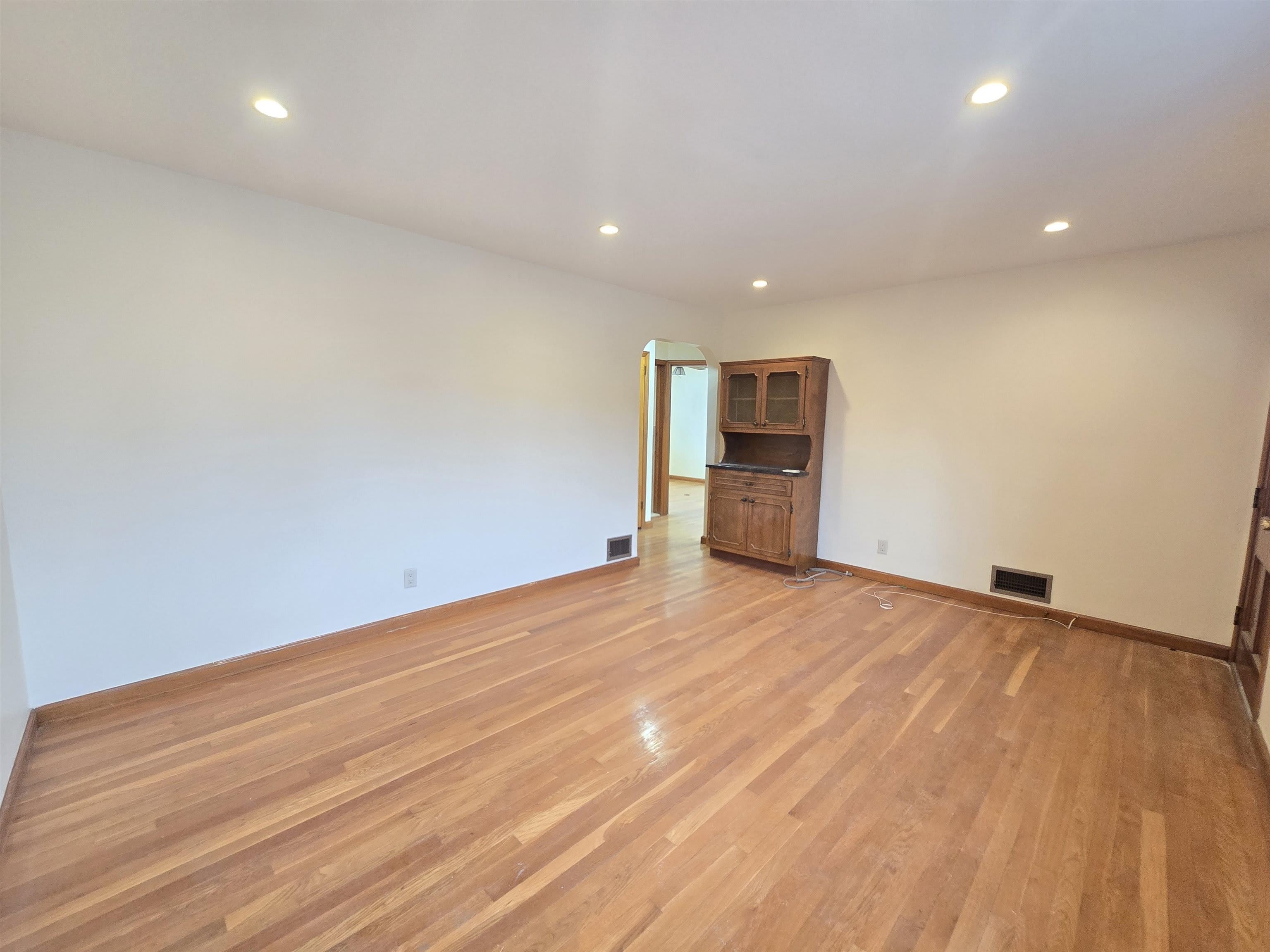 701 4Th St – photo 4