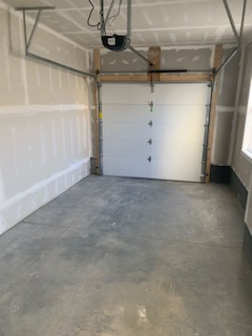Modern 2 Bedroom Home In Quiet New Neighborhood Fully Furnished Pet Friendly Garage More – photo 3