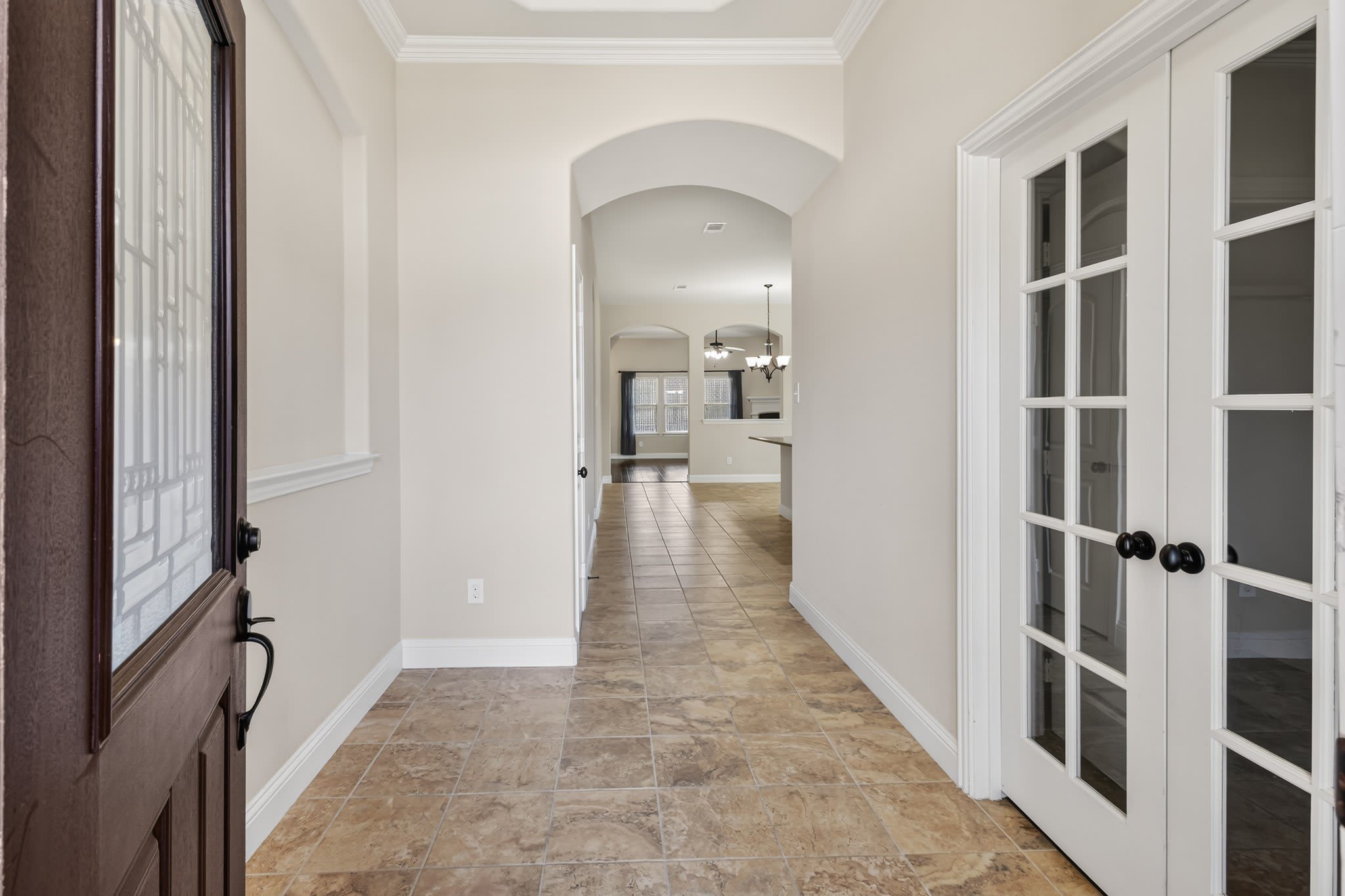 660 Sharpley Drive – photo 2