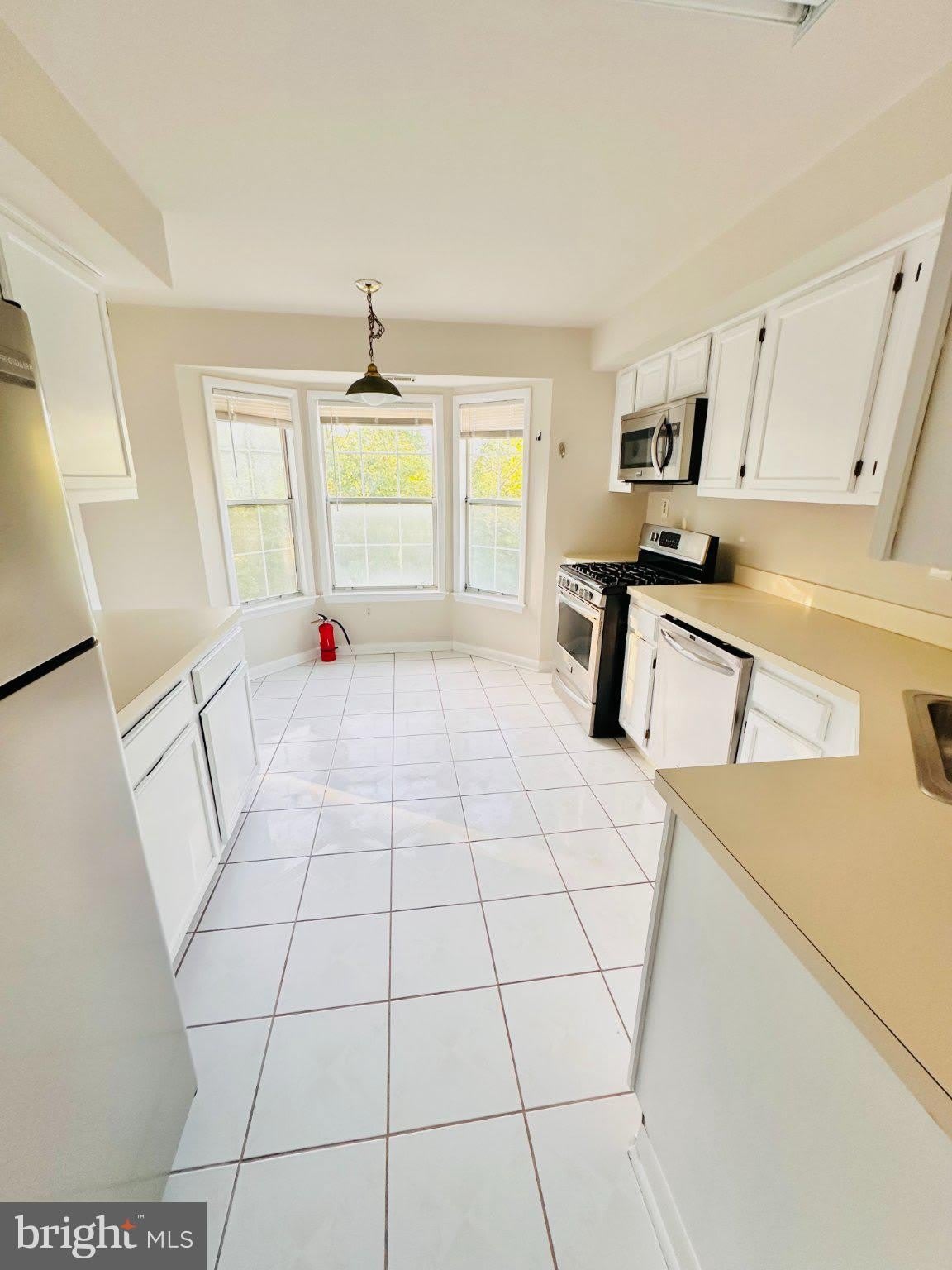 204 SALEM Court – photo 4