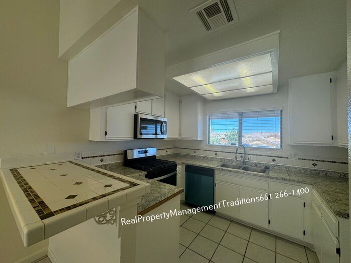 39559 166th Street East – photo 5