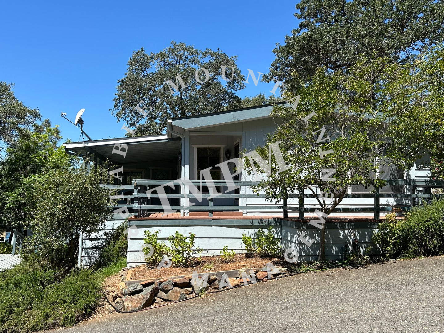 373 Lodgeview Drive – photo 2