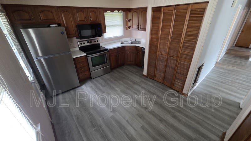1512 Robeson Ave. – photo 3