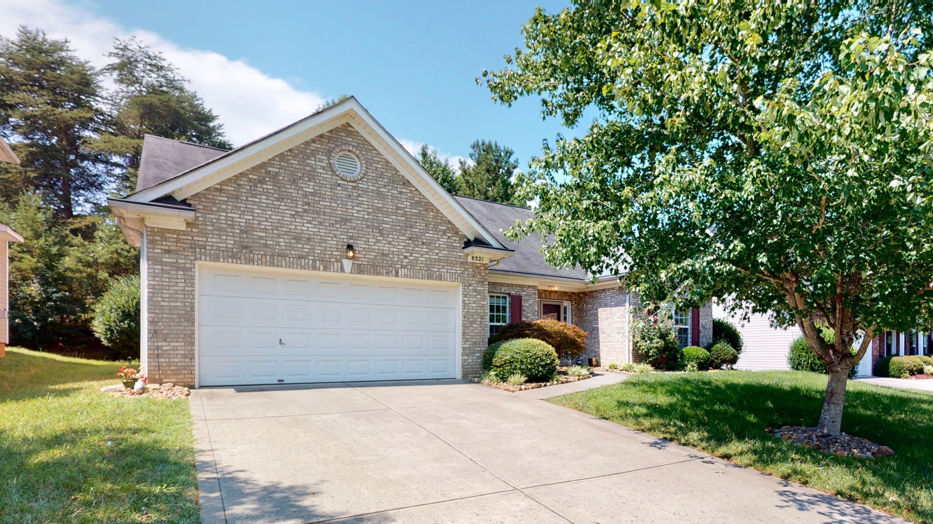 8321 Suttonview Drive – photo 3