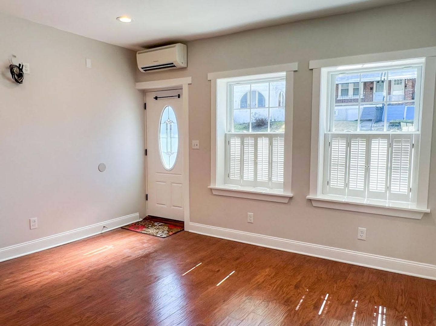 Recently Renovated 3 Bedroom 2 Bath Bridgeport Home – photo 3