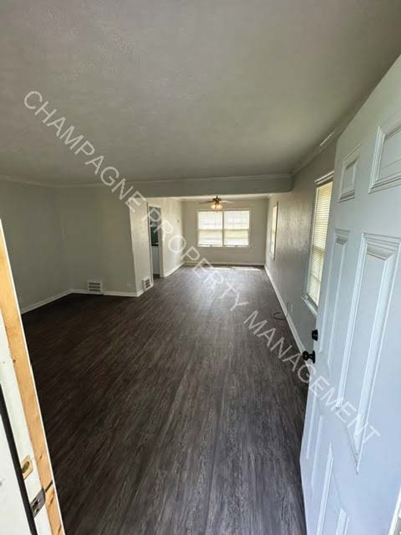 5400 Swope Pkwy – photo 2