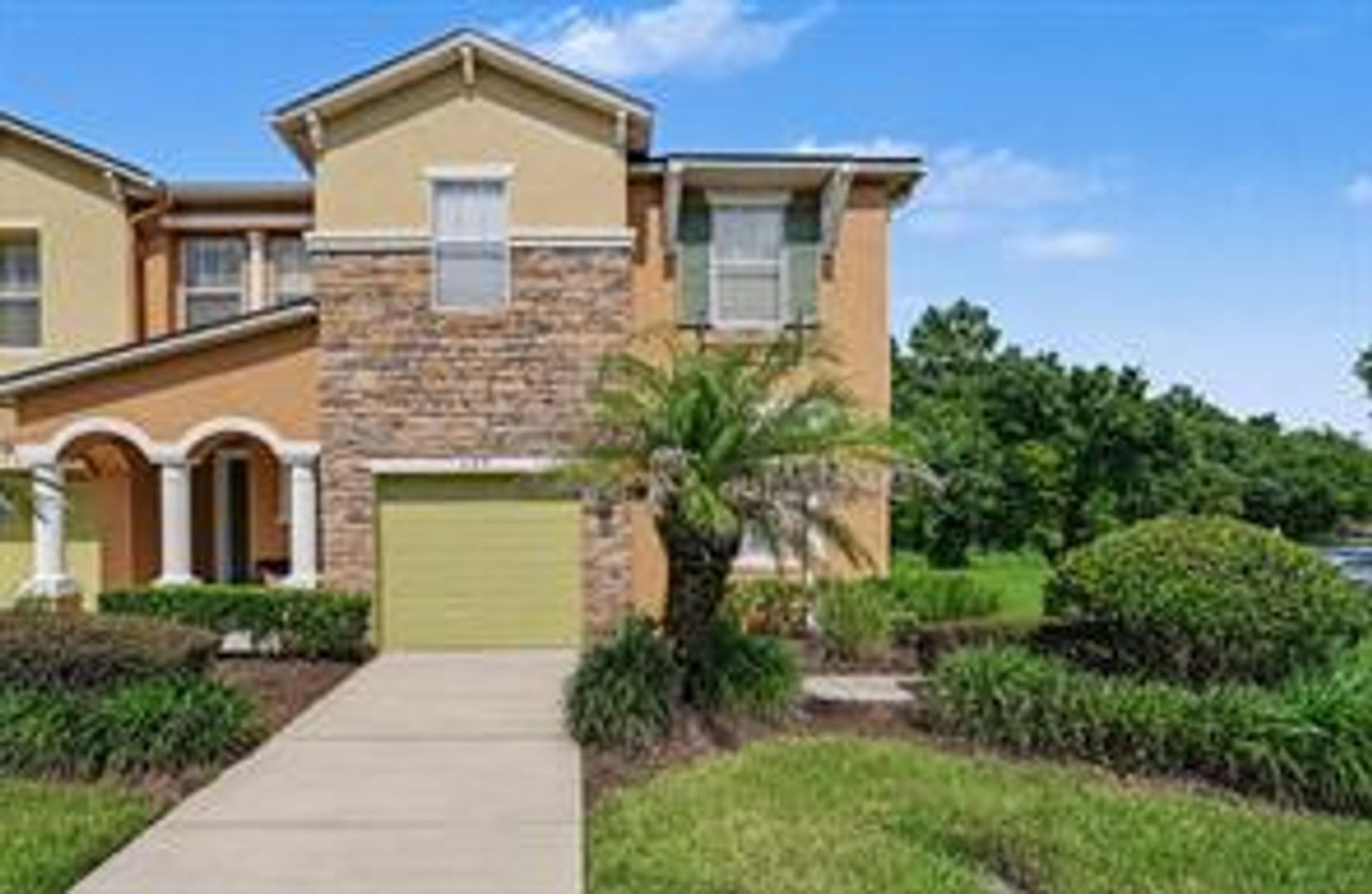 Spacious 3 Bedroom / 2.5 Bath Townhouse at Preserve at Eagle Lake – photo 1