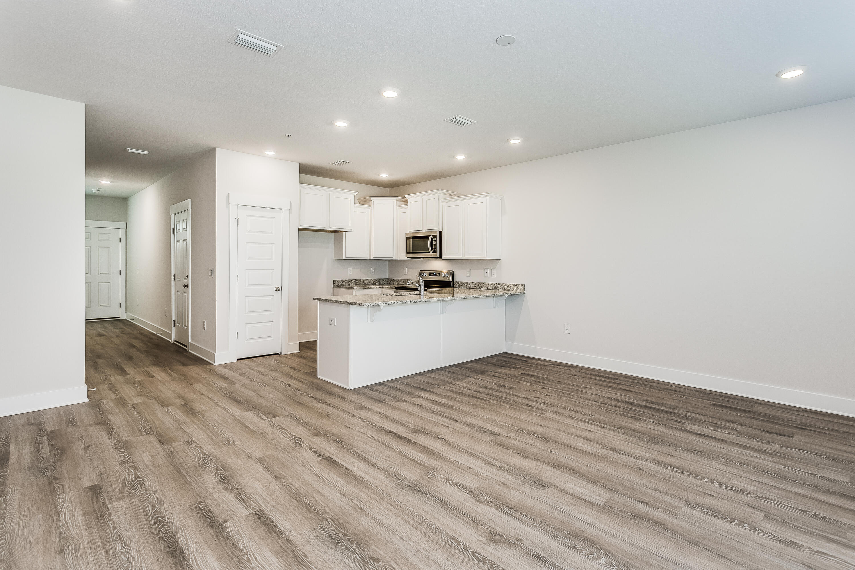 1554 Iroquois Ct – photo 5