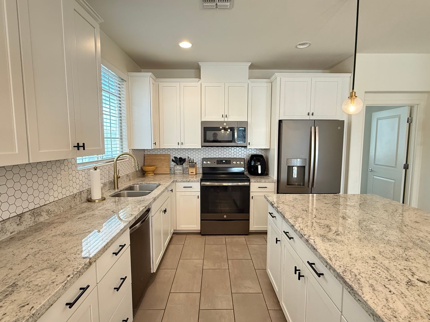 High End Fully Furnished Long Term Lease Gated Community 4 Bedroom Home Near San Tan Mall – photo 5