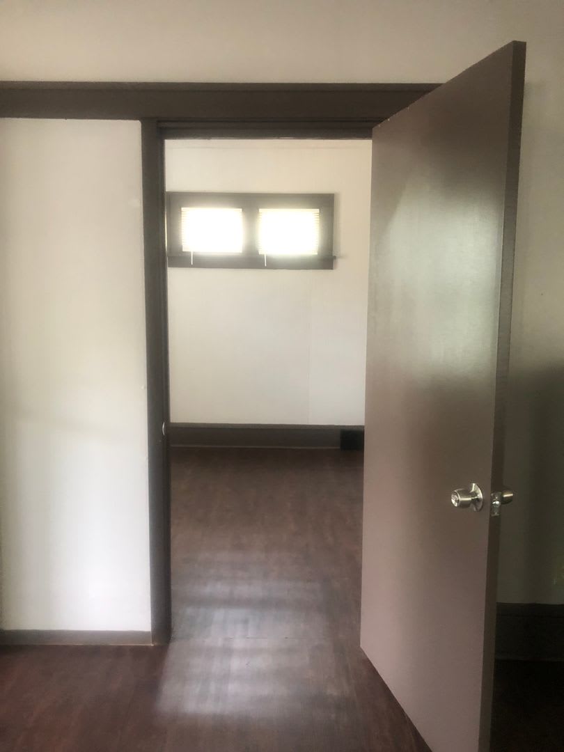 3 Bedroom, 1 Bath House Available with Private Yard – photo 4