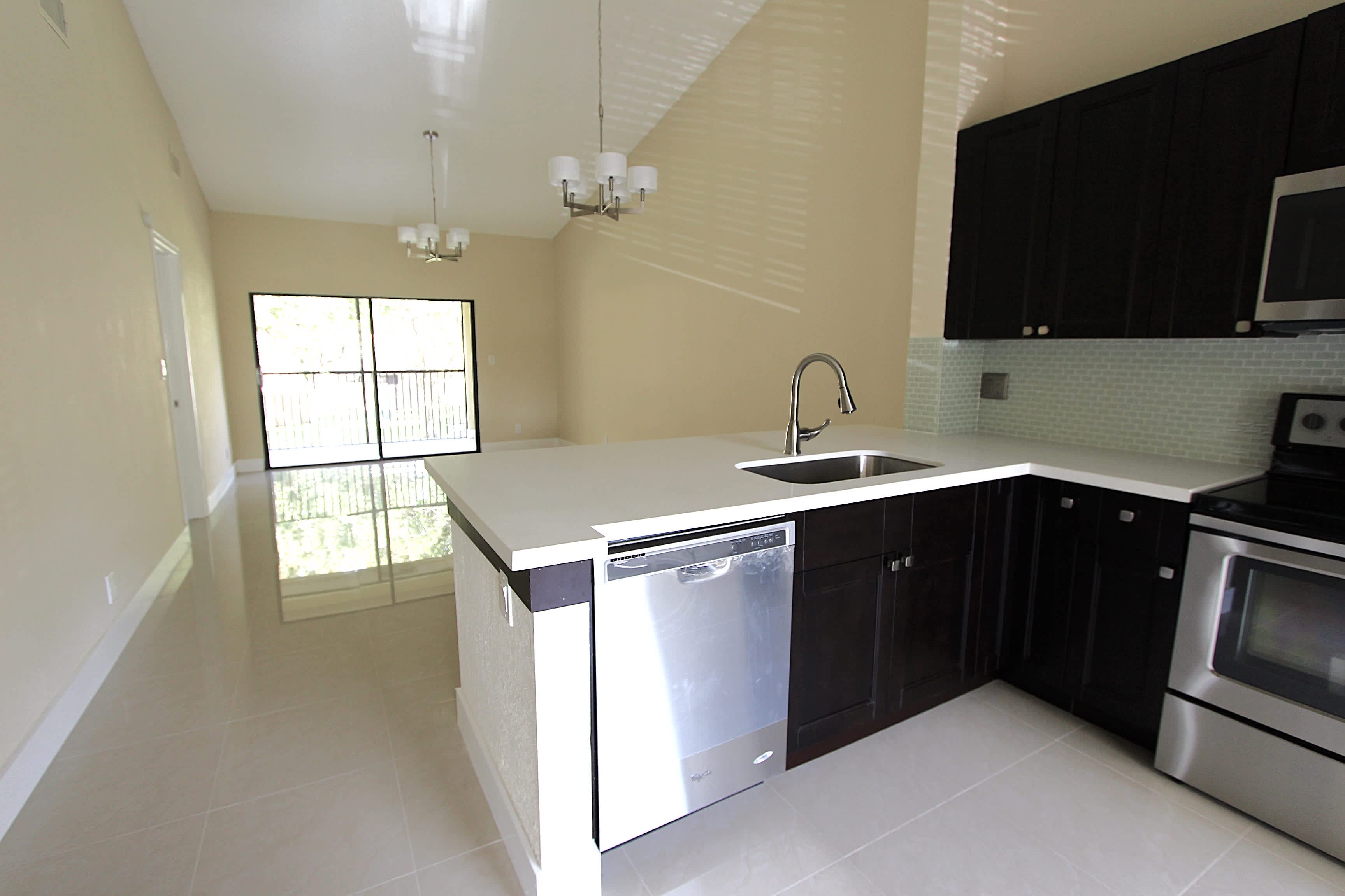 2720 S Oakland Forest Dr Apt 1208 – photo 4