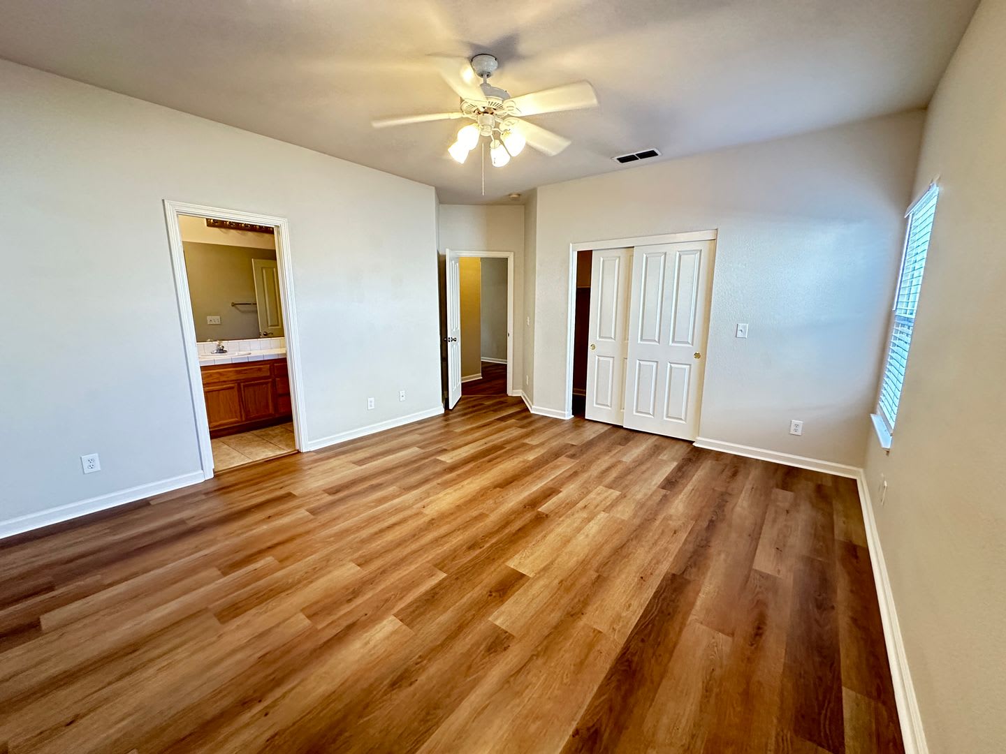 4 bed/ 2 ba house – photo 5