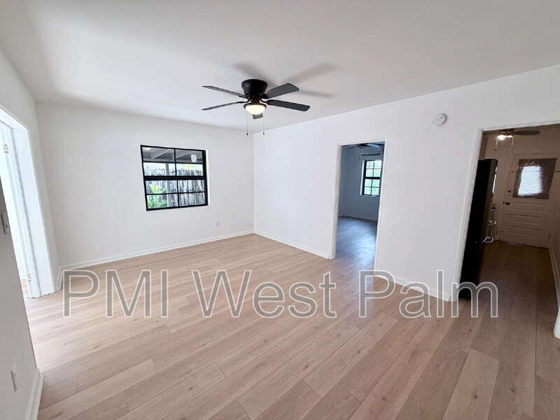 521 48th St – photo 2