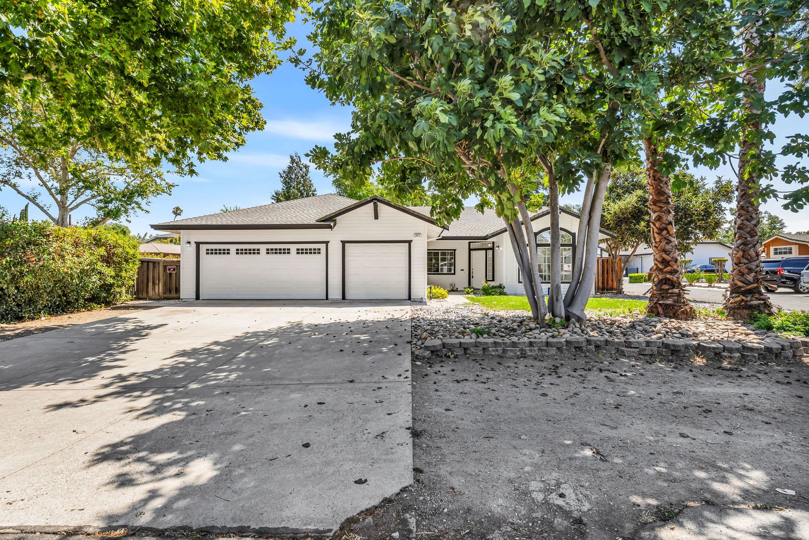 SINGLE STORY 3 BED/2 BATH IN CONCORD! – photo 1