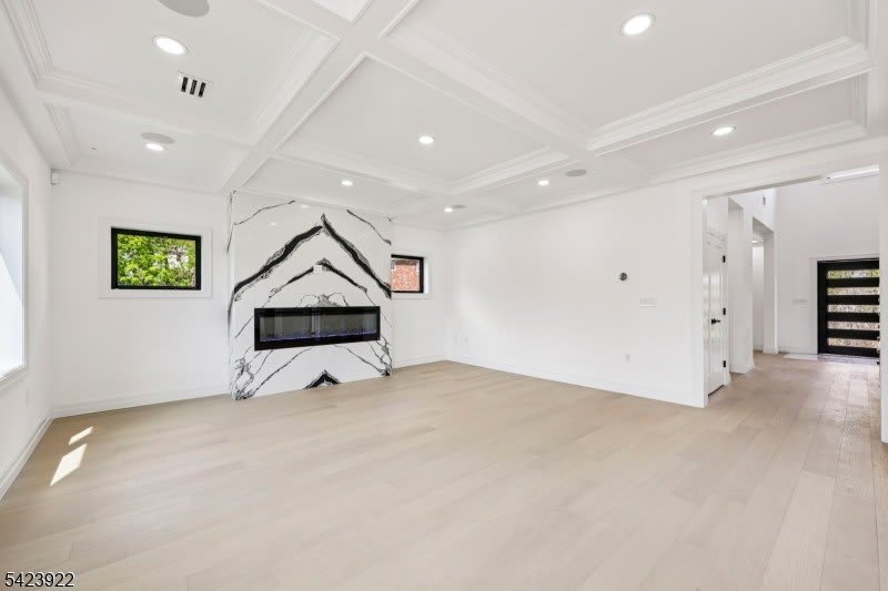 51 Albany Ave – photo 5
