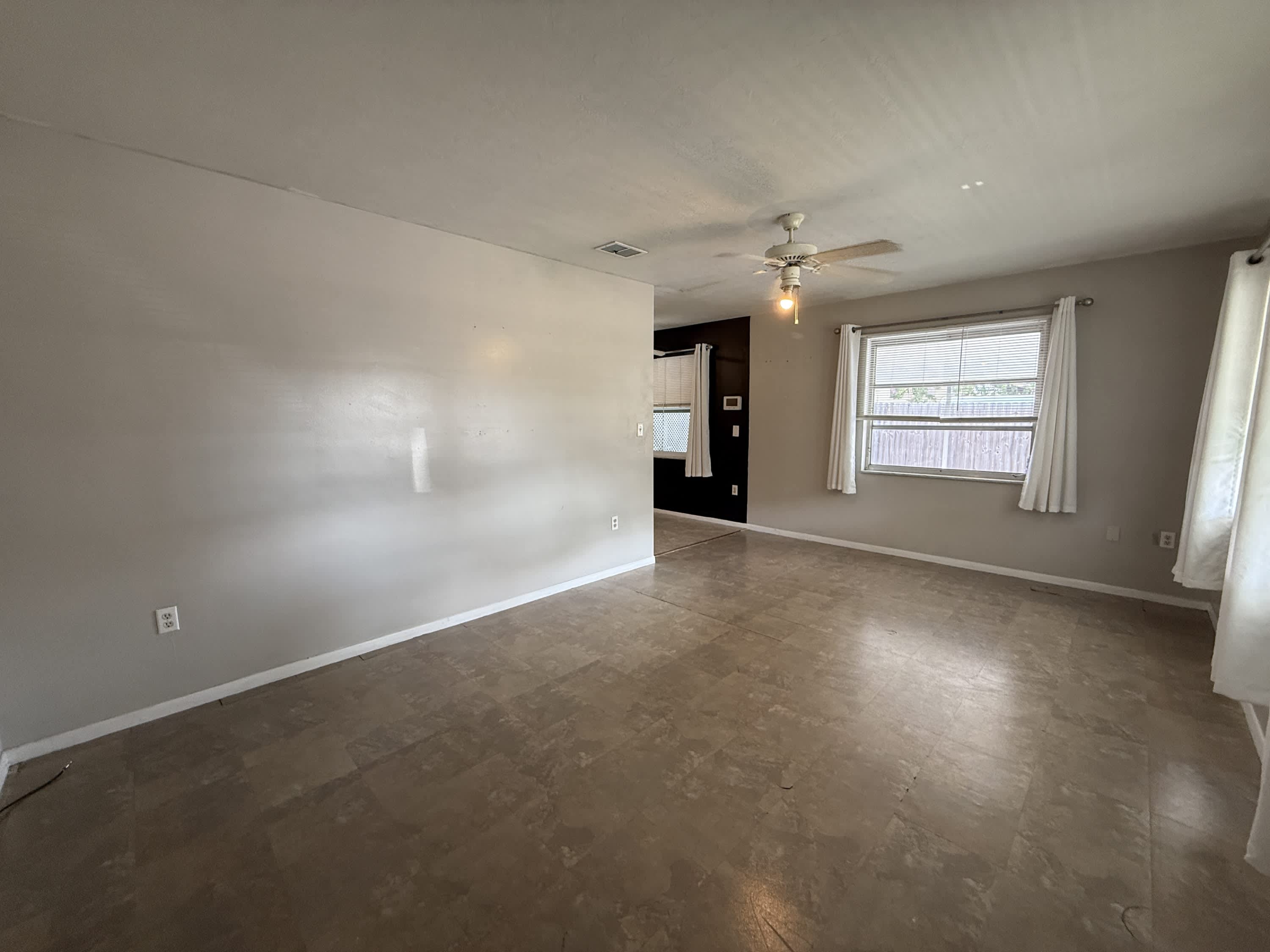 2402 9th Street East – photo 4