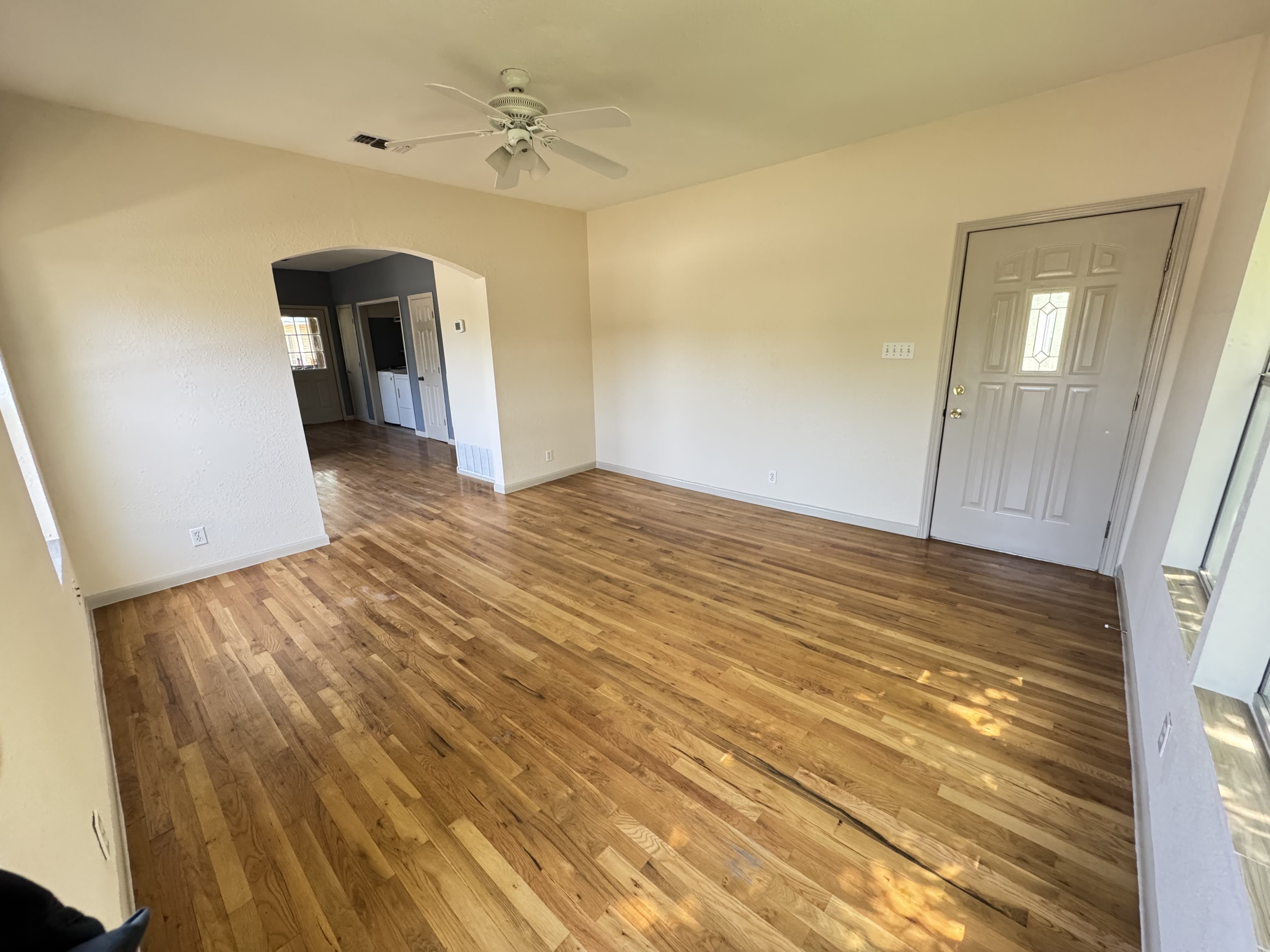 709 E Elmira St – photo 1