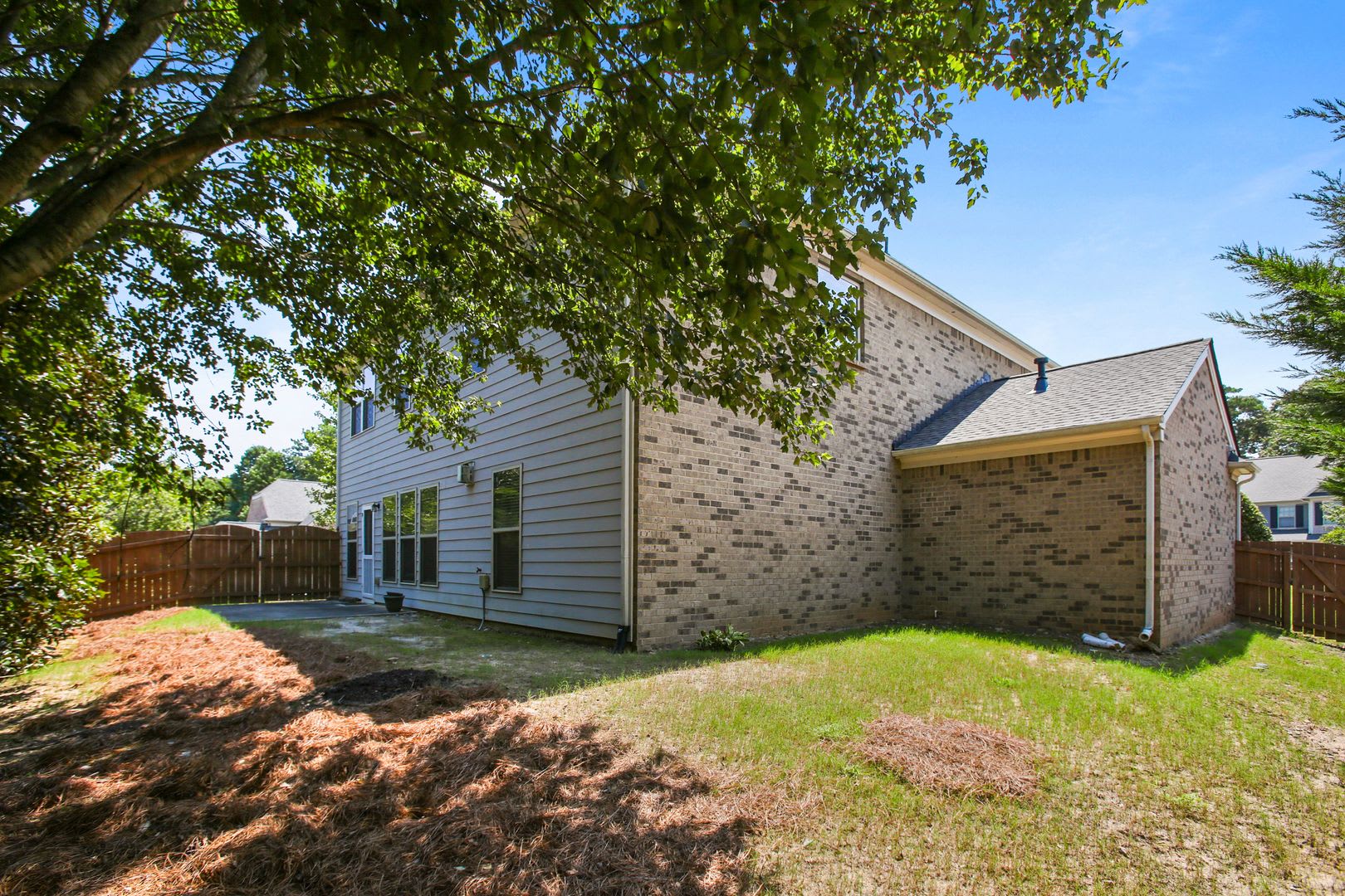 5 Bedroom 4 Bath Open Concept Spacious Family Home in the Lake First Estates Subdivision – photo 4