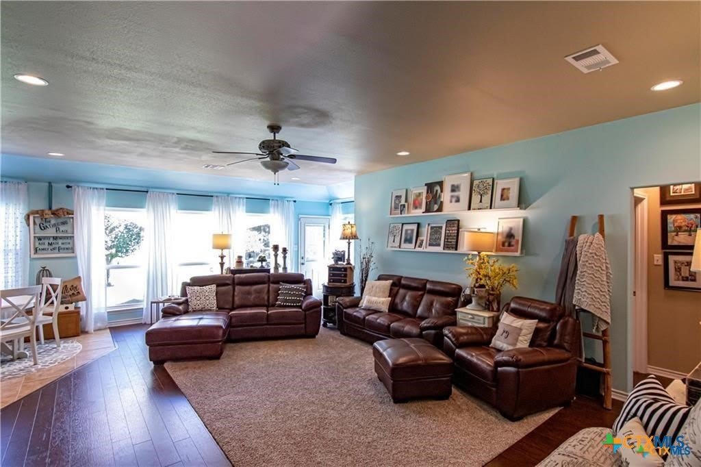 606 E 28Th Avenue – photo 2