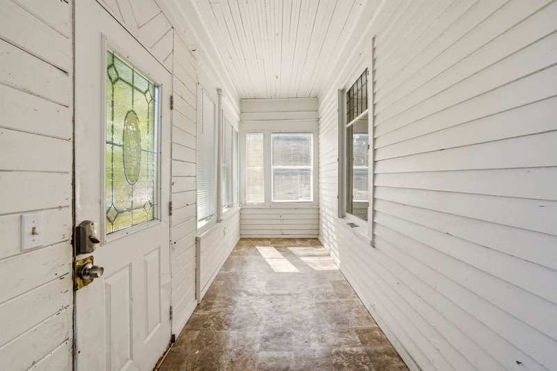1011 East Augusta Avenue – photo 4