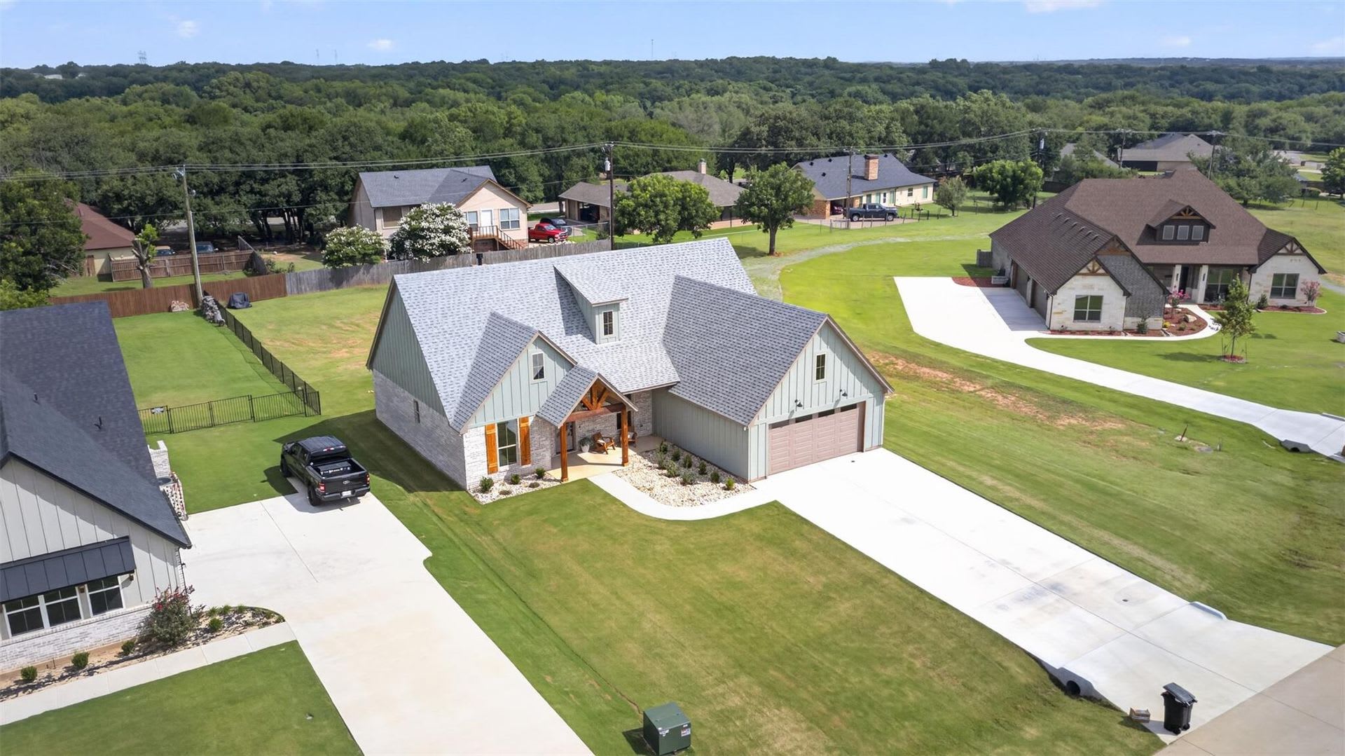 Luxury Living with Modern Farmhouse Style! – photo 4
