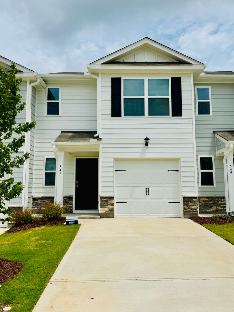 New Construction with Amazing Amenities – photo 1