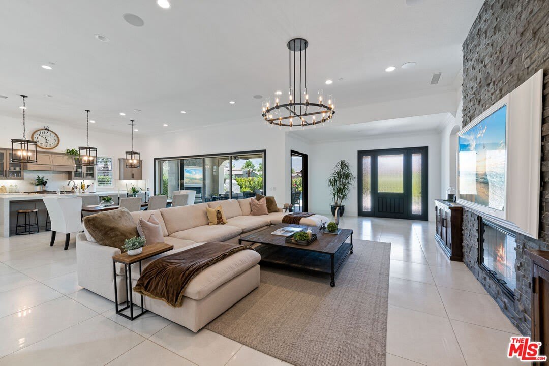 55140 SPRING CREEK Ct – photo 2