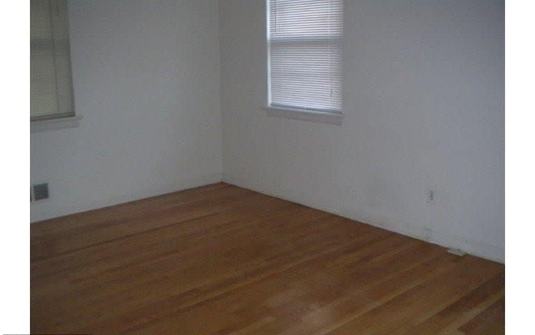 Beautiful brick, 4 bedrooms 3 full bath single family home in the heart of Silver Spring – photo 4