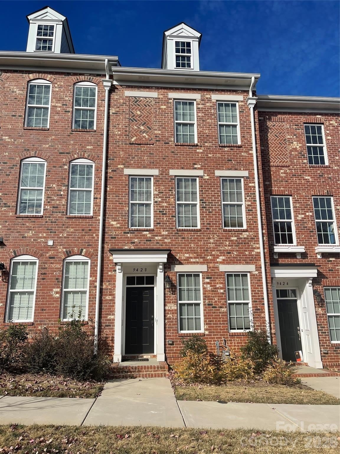 9428 Kings Parade Boulevard – photo 1
