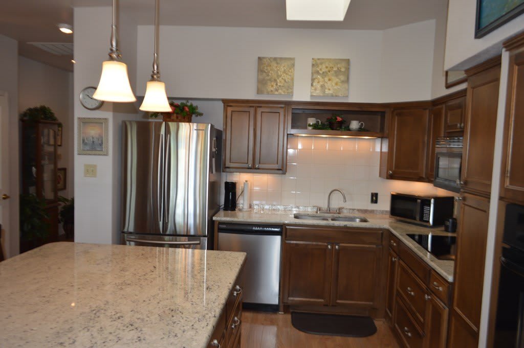 2015 Balmoral Dr – photo 3
