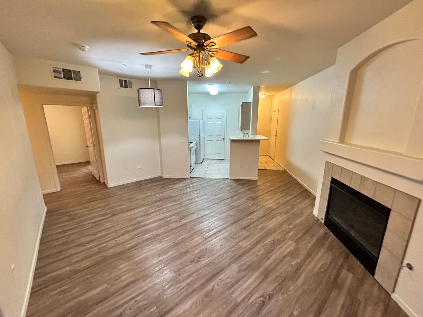 Charming 2 Bedroom 2 Bath Gated Condo Nestled In The Beautiful Southwest Area Close To Durango Station Casino Uncommons And Freeway – photo 3
