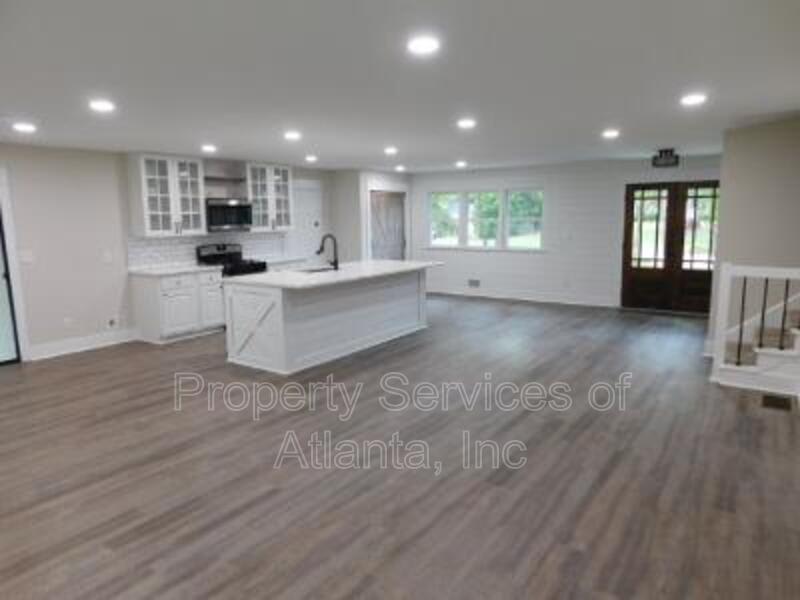 2980 Prince Howard Dr – photo 4