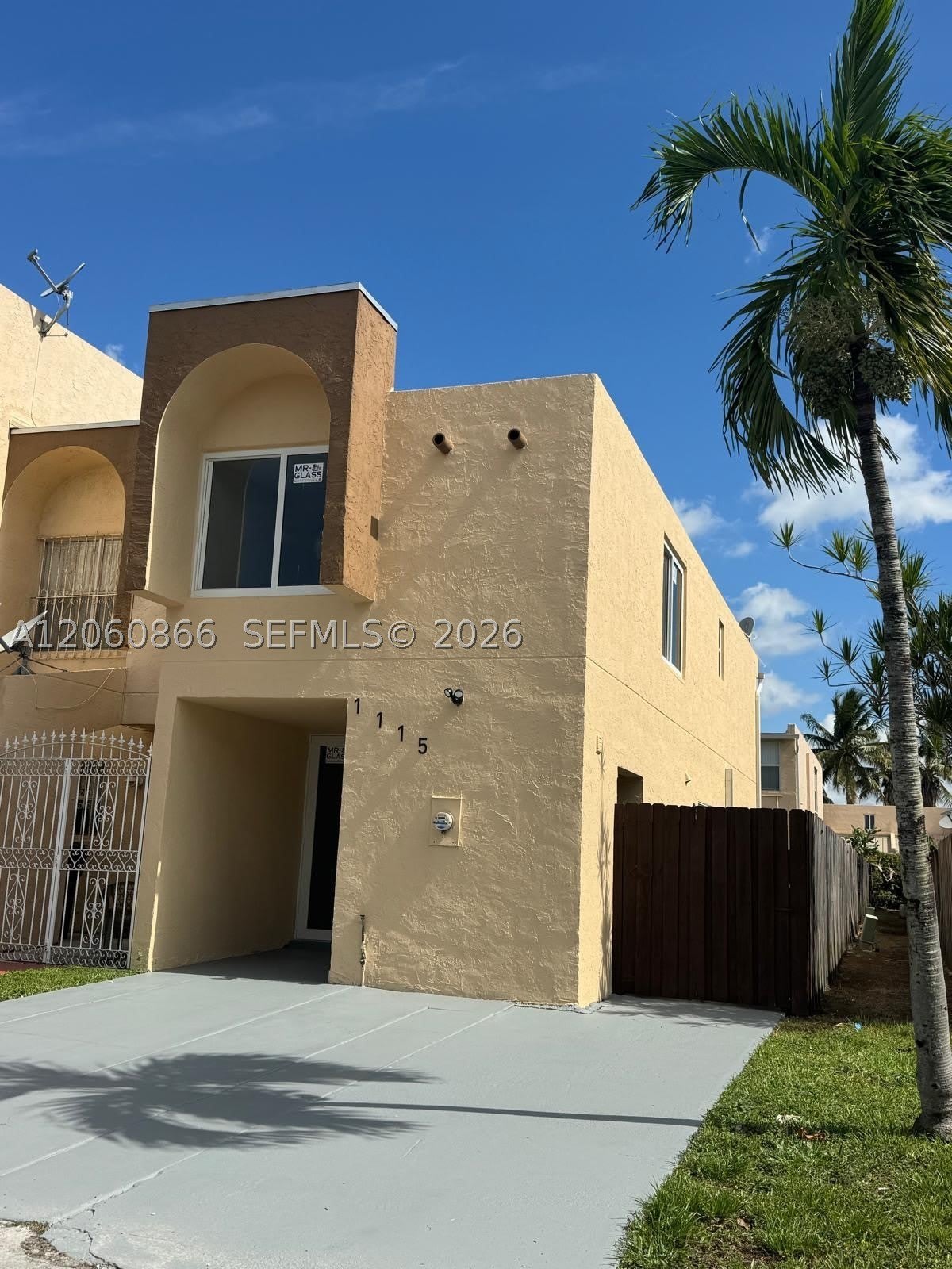 1115 W 38Th Ter – photo 3